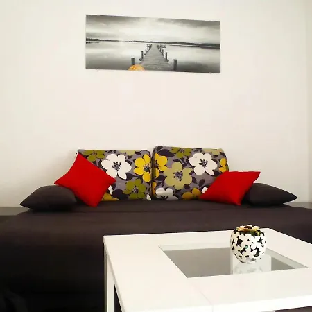Ella Apartment Split